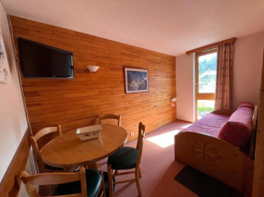 Studio divisible, proche pistes et commerces, balcon - FR-1-181-2304